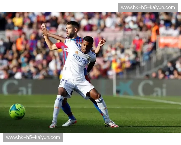 绿茵之巅的百年缠斗：皇马vs巴萨锦集，那些让你深夜呐喊的灵魂瞬间